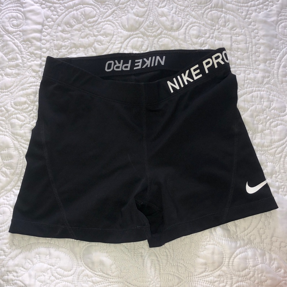 Nike pro spandex size medium